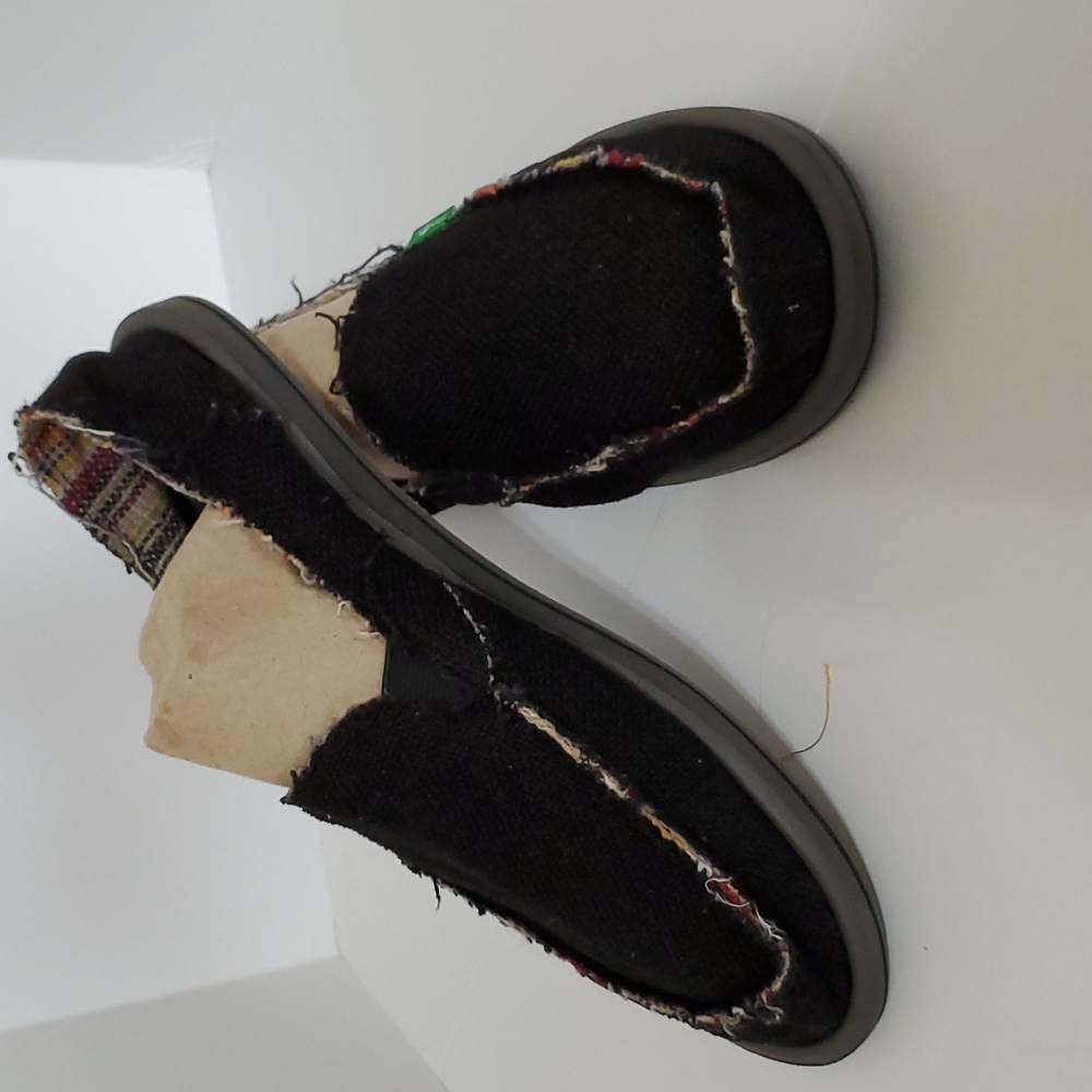 Sanuk slip on